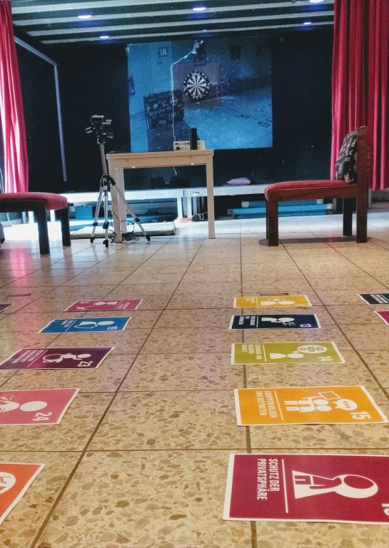 Probenraum mit Memory der Kinderrecht